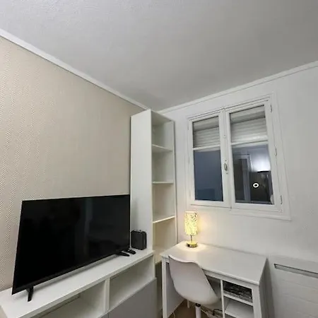 Parisian In A Cosy Flat - République * París